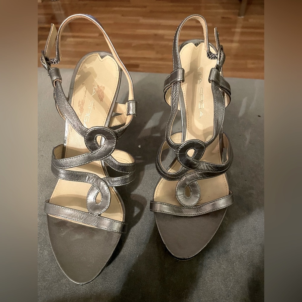 Silver / Chrome Vía Spiga heels